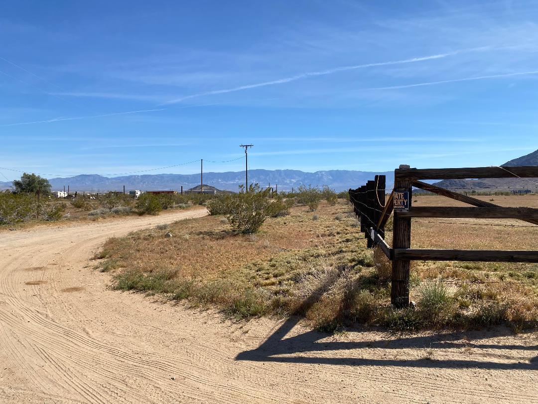 17651 Cattleman Road Lucerne Valley, CA 92356 - Photo 9 of 16 thumbnail (7)