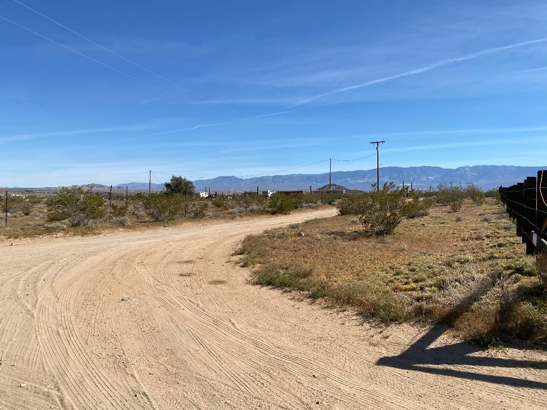 17651 Cattleman Road Lucerne Valley, CA 92356 - Photo 10 of 16 thumbnail (8)