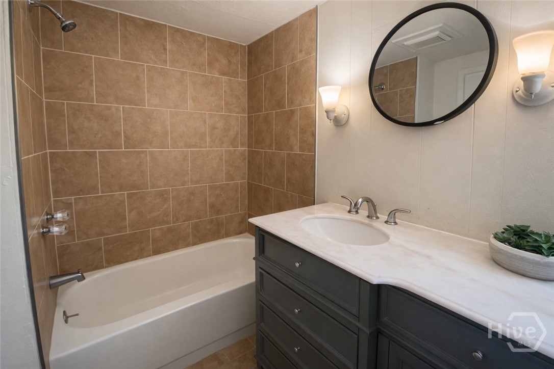5013 B Ogeechee Road, Unit 10 Savannah, GA 31405 - Photo 2 of 10