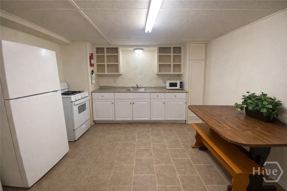 5013 B Ogeechee Road, Unit 10 Savannah, GA 31405 - Photo 4 of 10