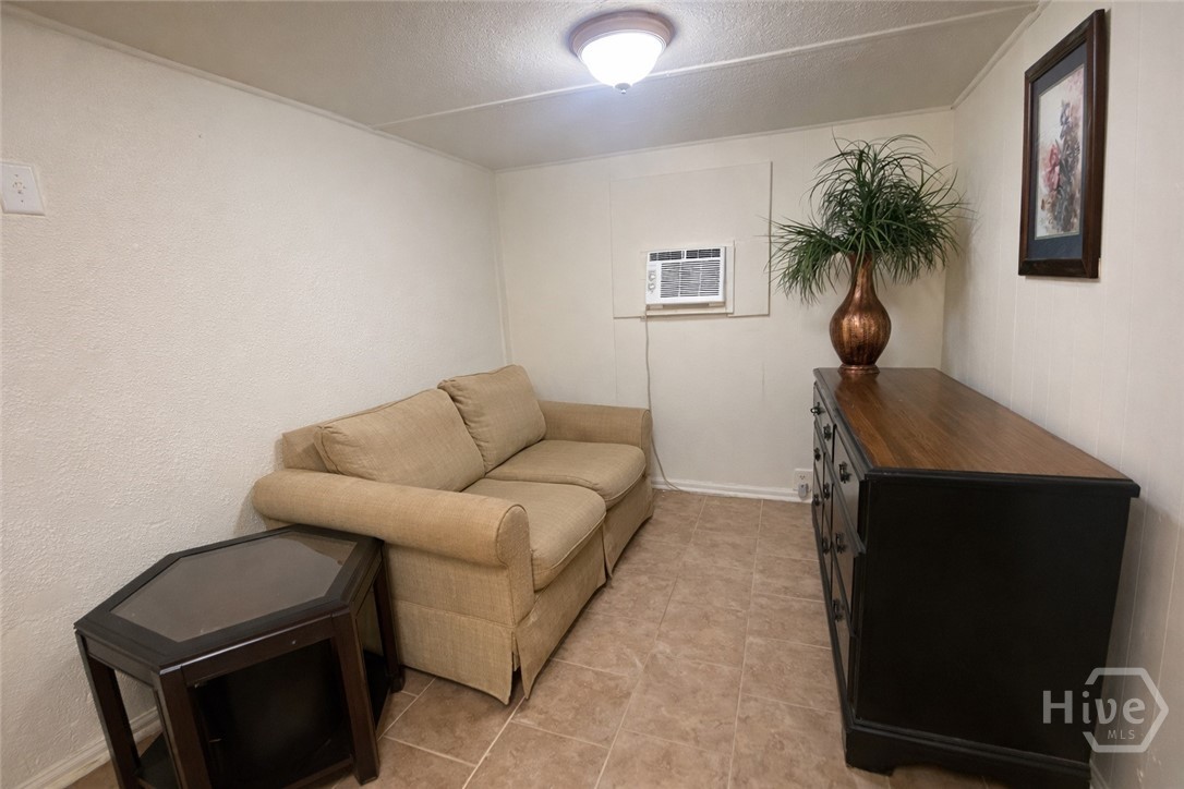 5013 B Ogeechee Road, Unit 10 Savannah, GA 31405 - Photo 5 of 10