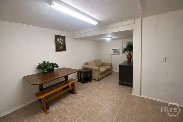 $1,300 | 5013 B Ogeechee Road, Unit 10, Savannah, GA 31405