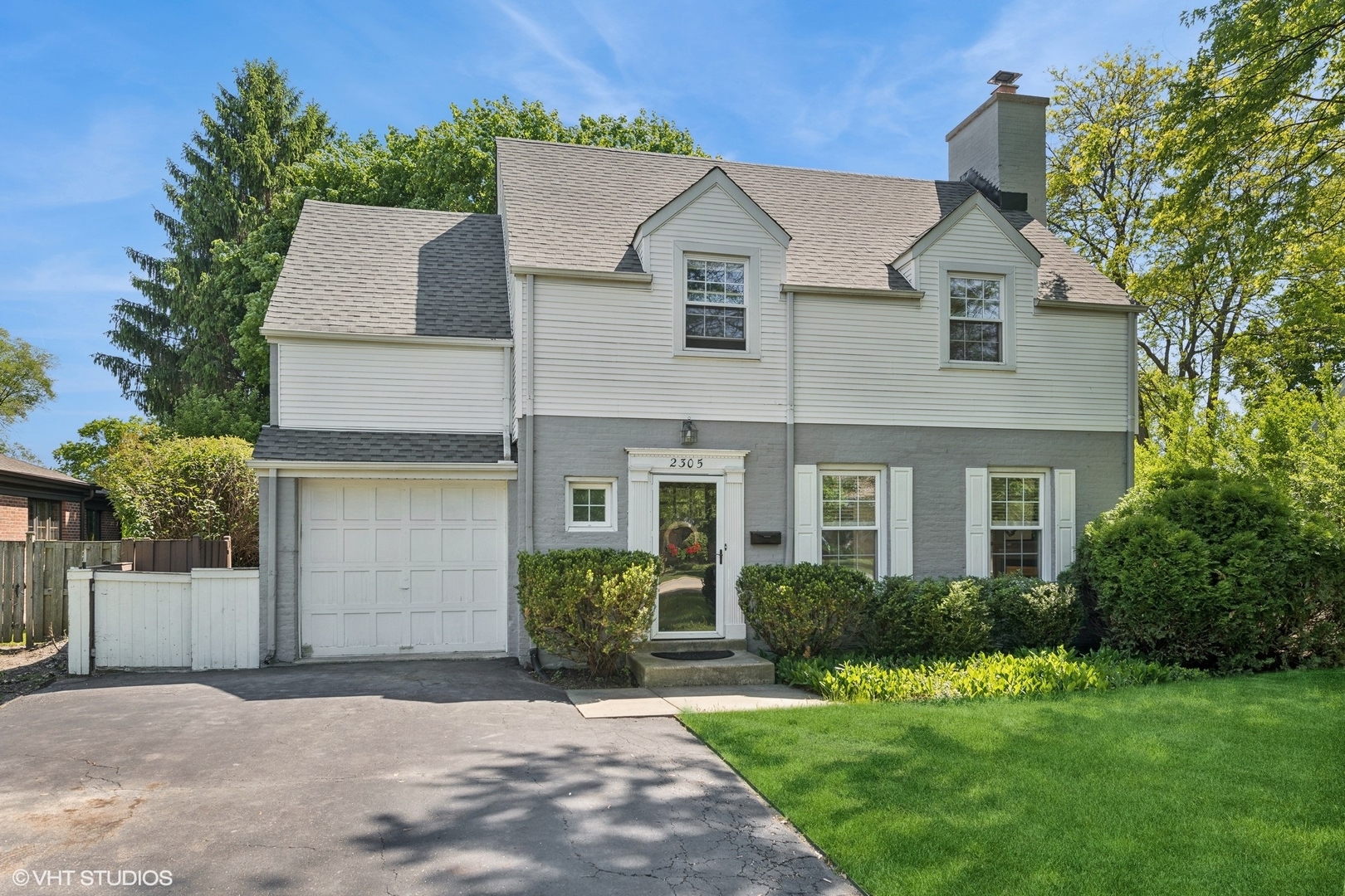 2305 Central Road Glenview, IL 60025 - Photo 1 of 26 Gallery Image 1