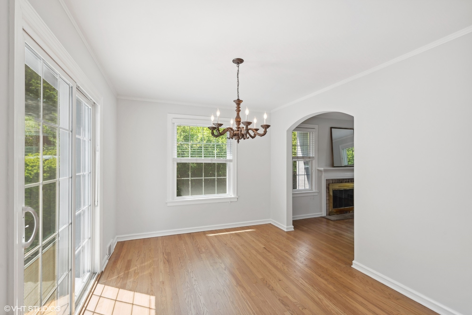 2305 Central Road Glenview, IL 60025 - Photo 7 of 26 Gallery Image 7