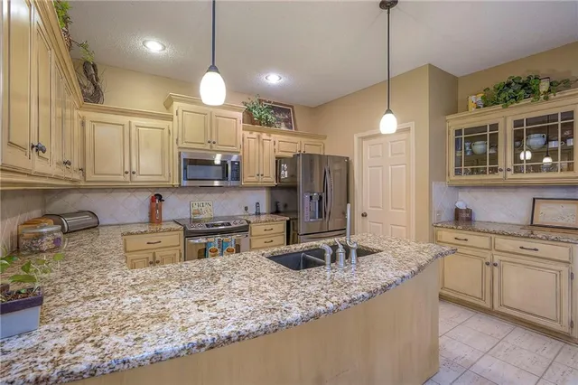 $435,000 | 6403 West 144th Street, Overland Park, KS 66223