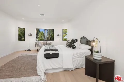 $3,899,000 | 4256 Tarzana Estates Drive, Tarzana, CA 91356
