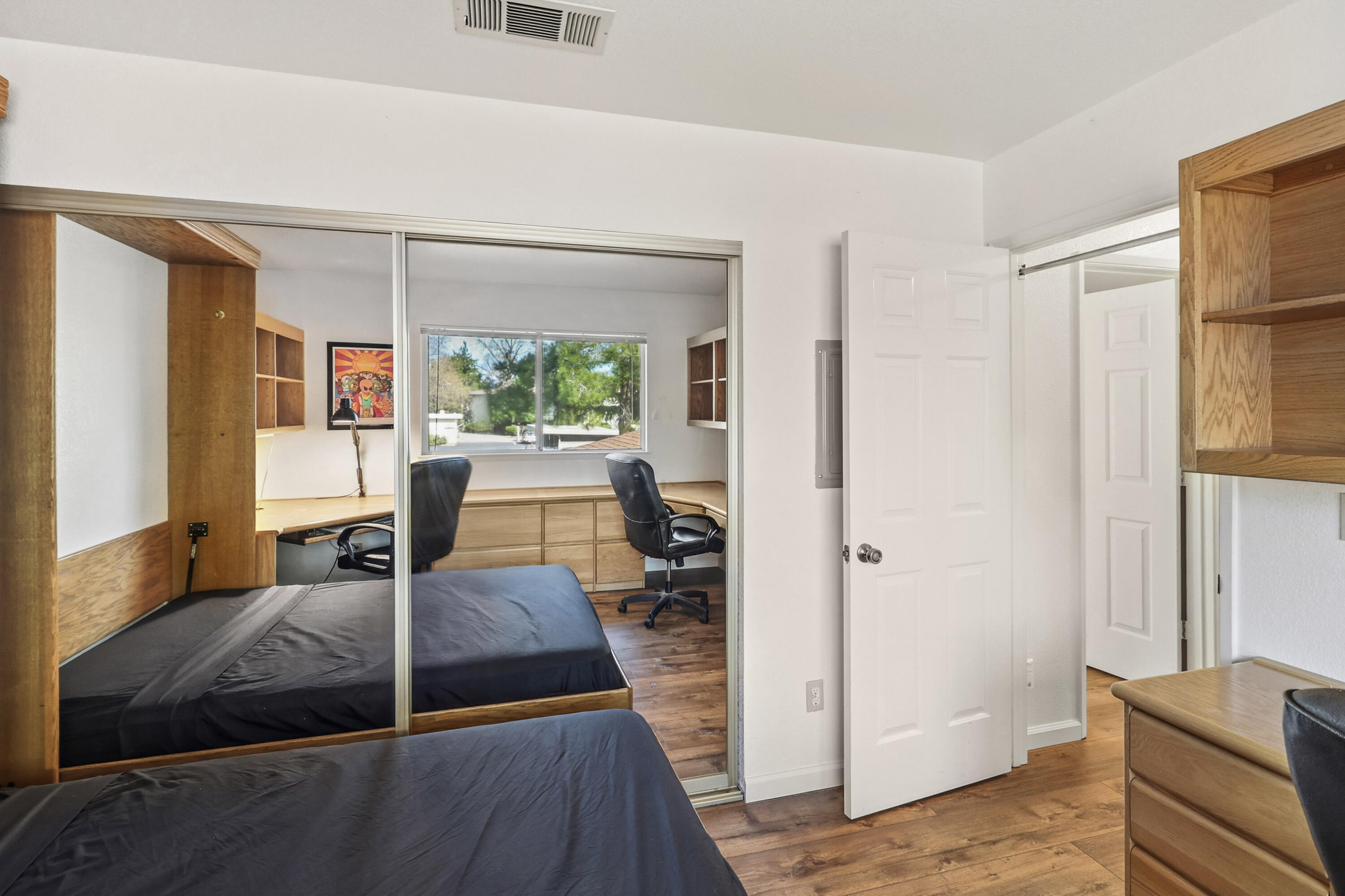 200 Ridgetop Drive, Unit 31 Redding, CA 96003 - Photo 24 of 34 Bedroom 2