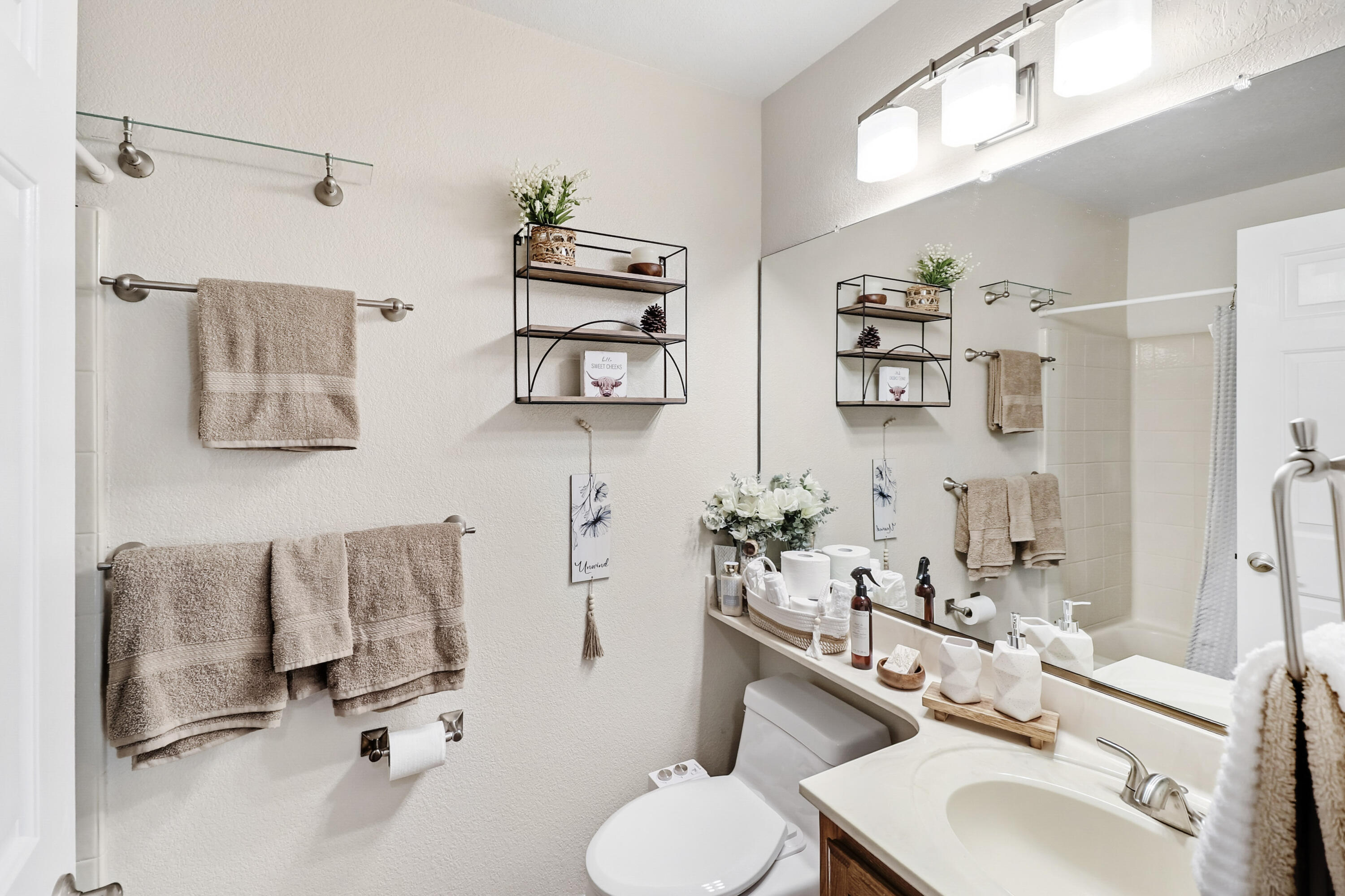 200 Ridgetop Drive, Unit 31 Redding, CA 96003 - Photo 25 of 34 a bathroom with a sink toilet and mirror