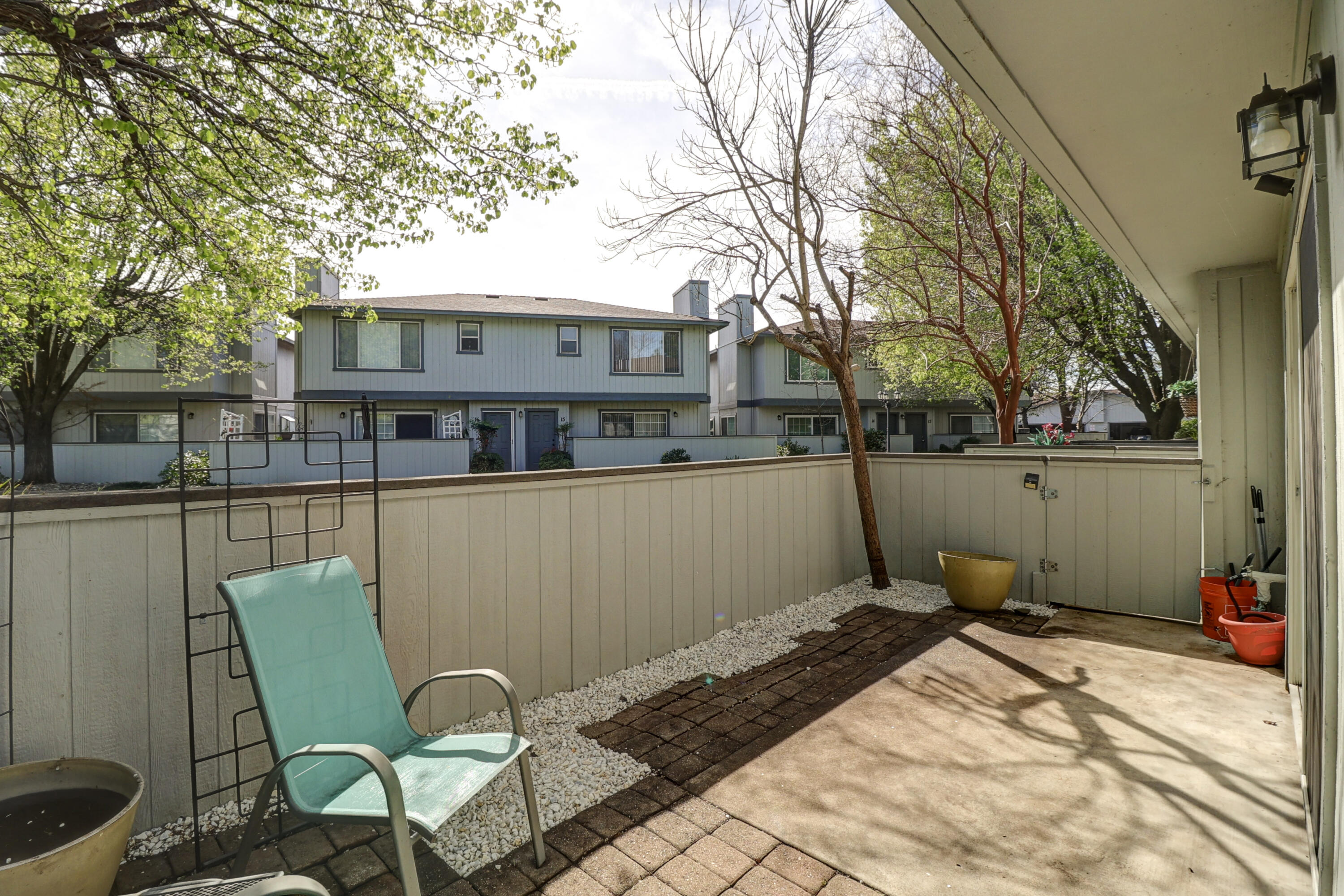 200 Ridgetop Drive, Unit 31 Redding, CA 96003 - Photo 31 of 34 Patio