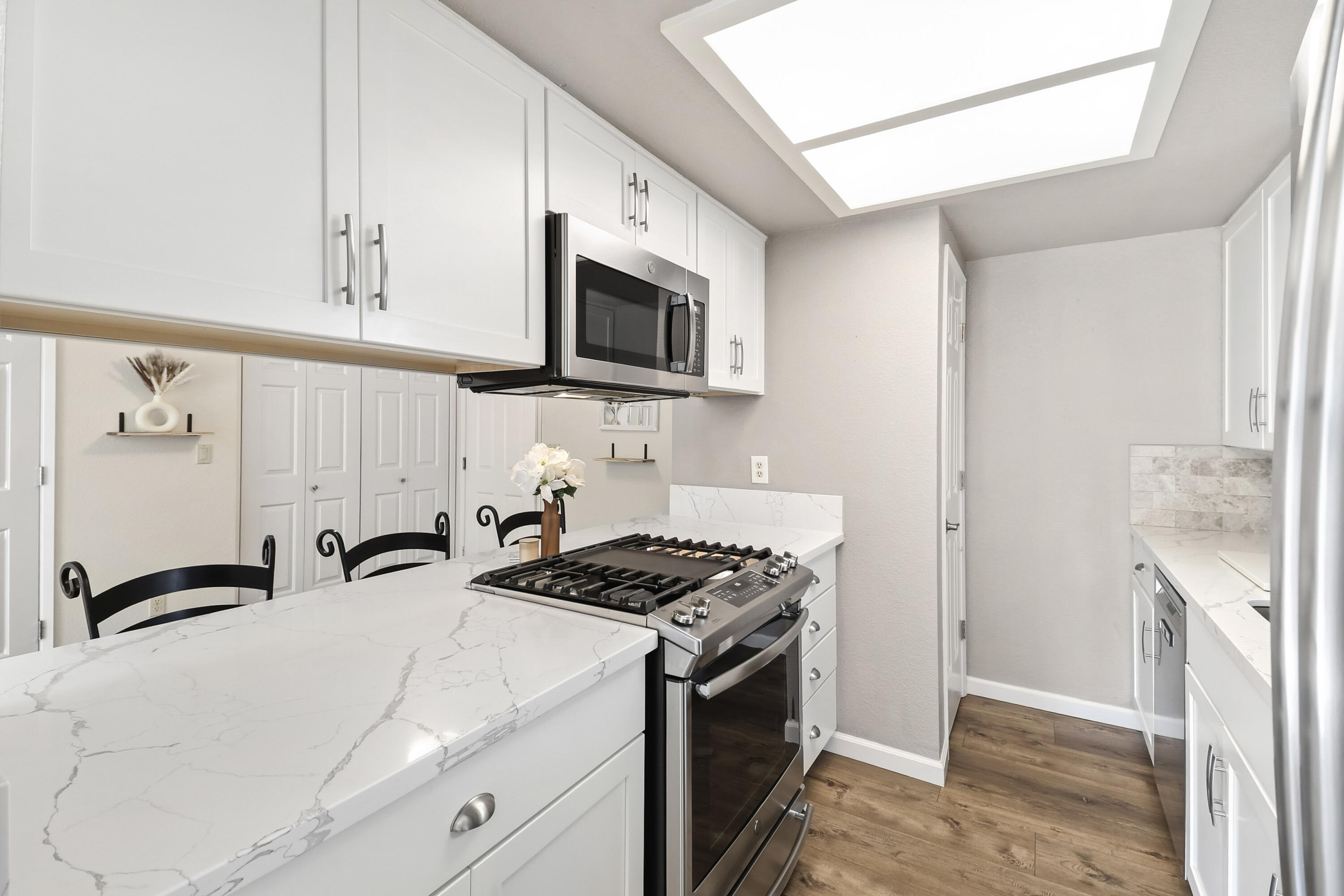 200 Ridgetop Drive, Unit 31 Redding, CA 96003 - Photo 10 of 34 Kitchen