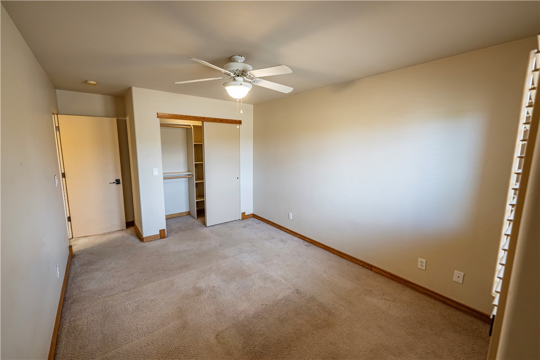 2198 East Valley View Road Kingman, AZ 86409 - Photo 17 of 55 Bedroom