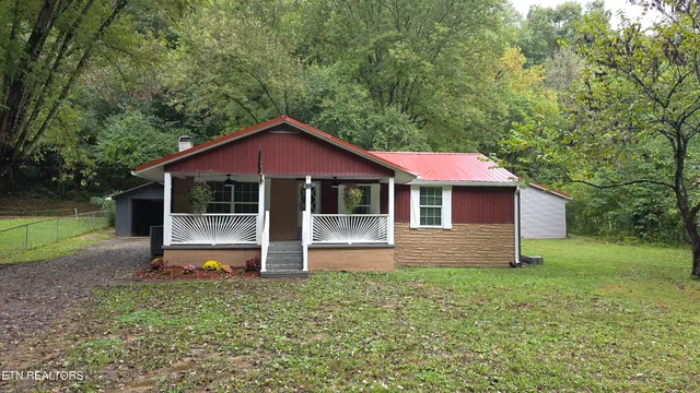$299,000 | 671 Hen Valley Road, Oliver Springs, TN 37840