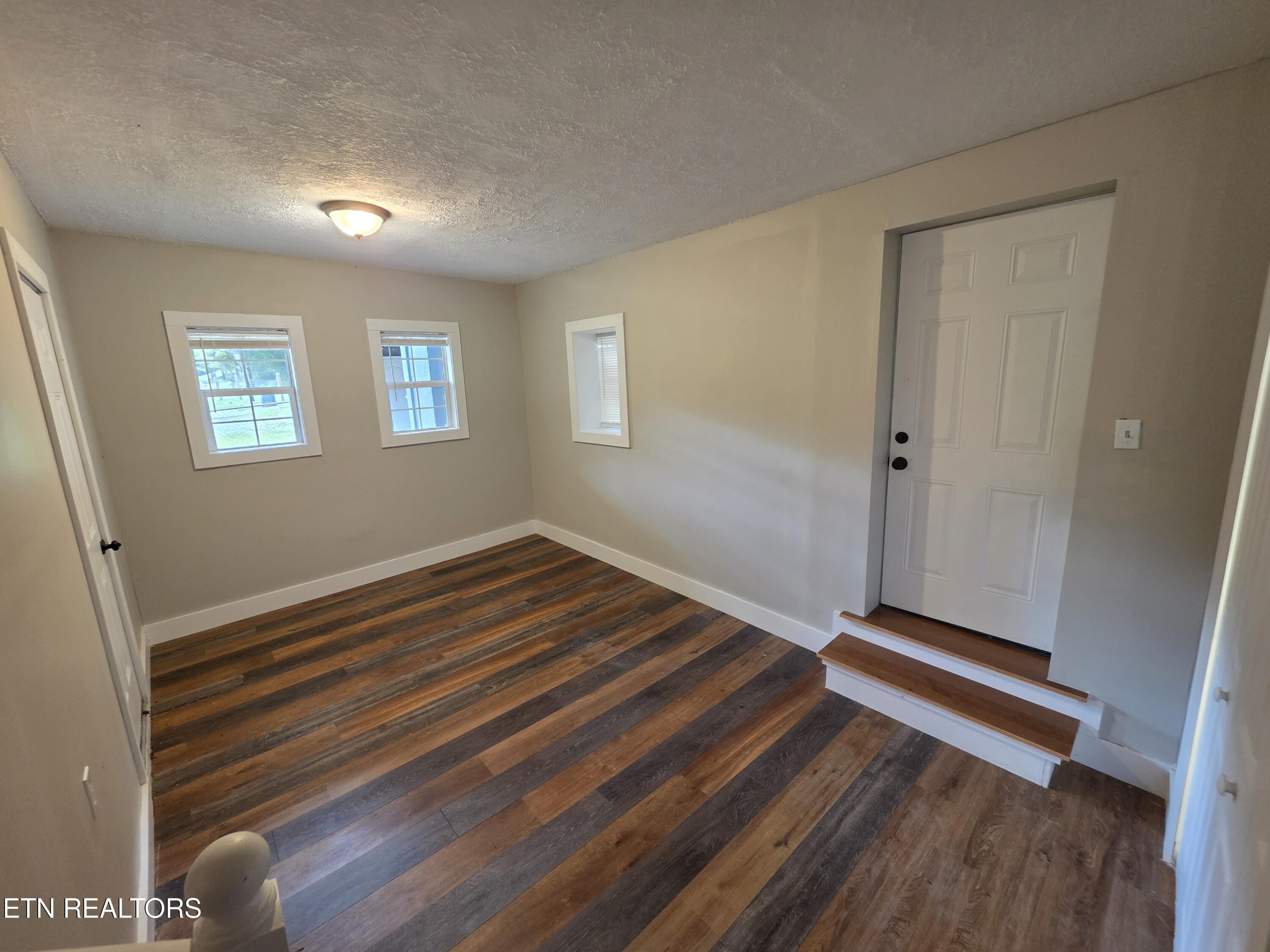 671 Hen Valley Road Oliver Springs, TN 37840 - Photo 13 of 40 1000005460