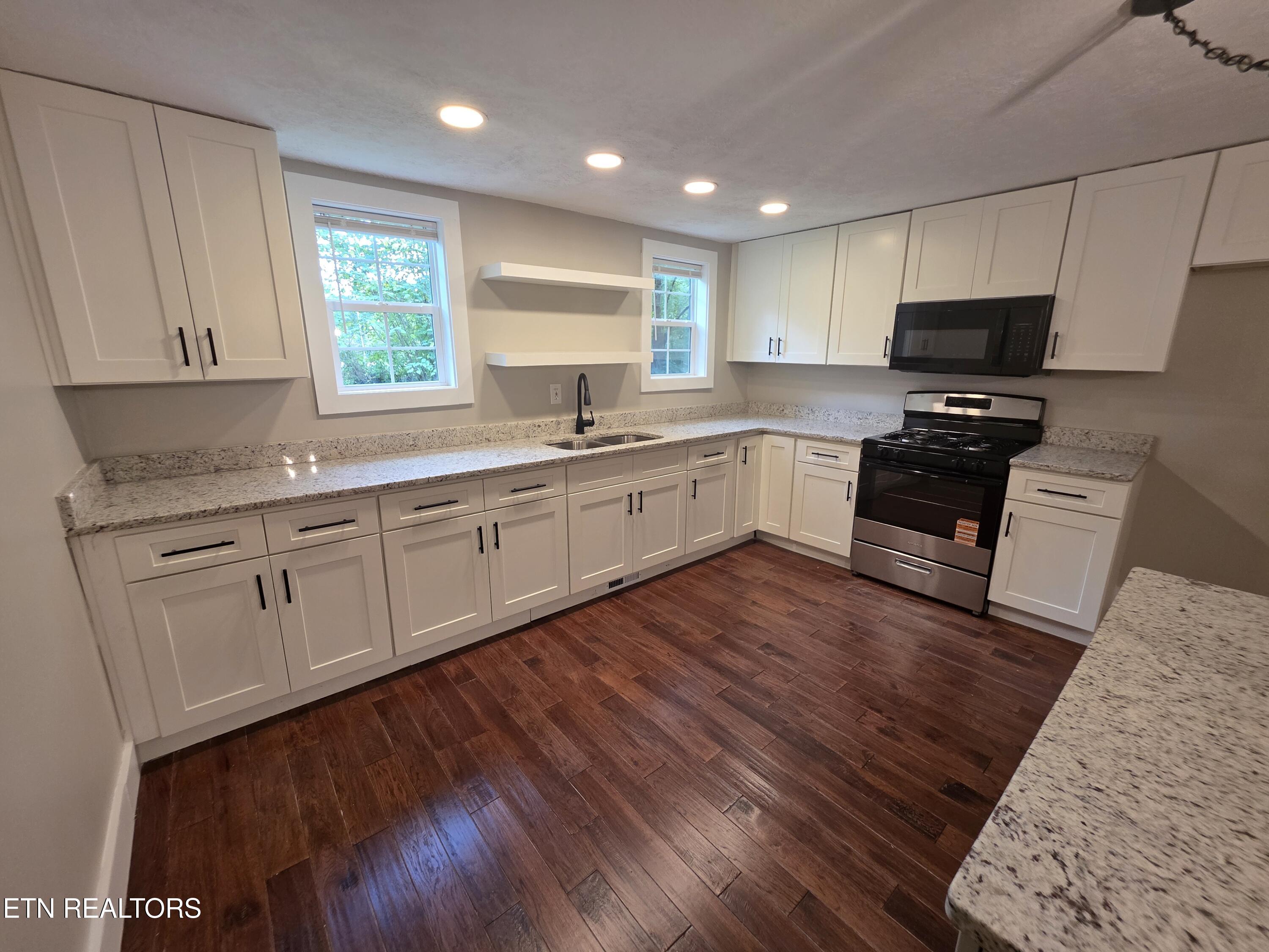 671 Hen Valley Road Oliver Springs, TN 37840 - Photo 16 of 40 1000005465