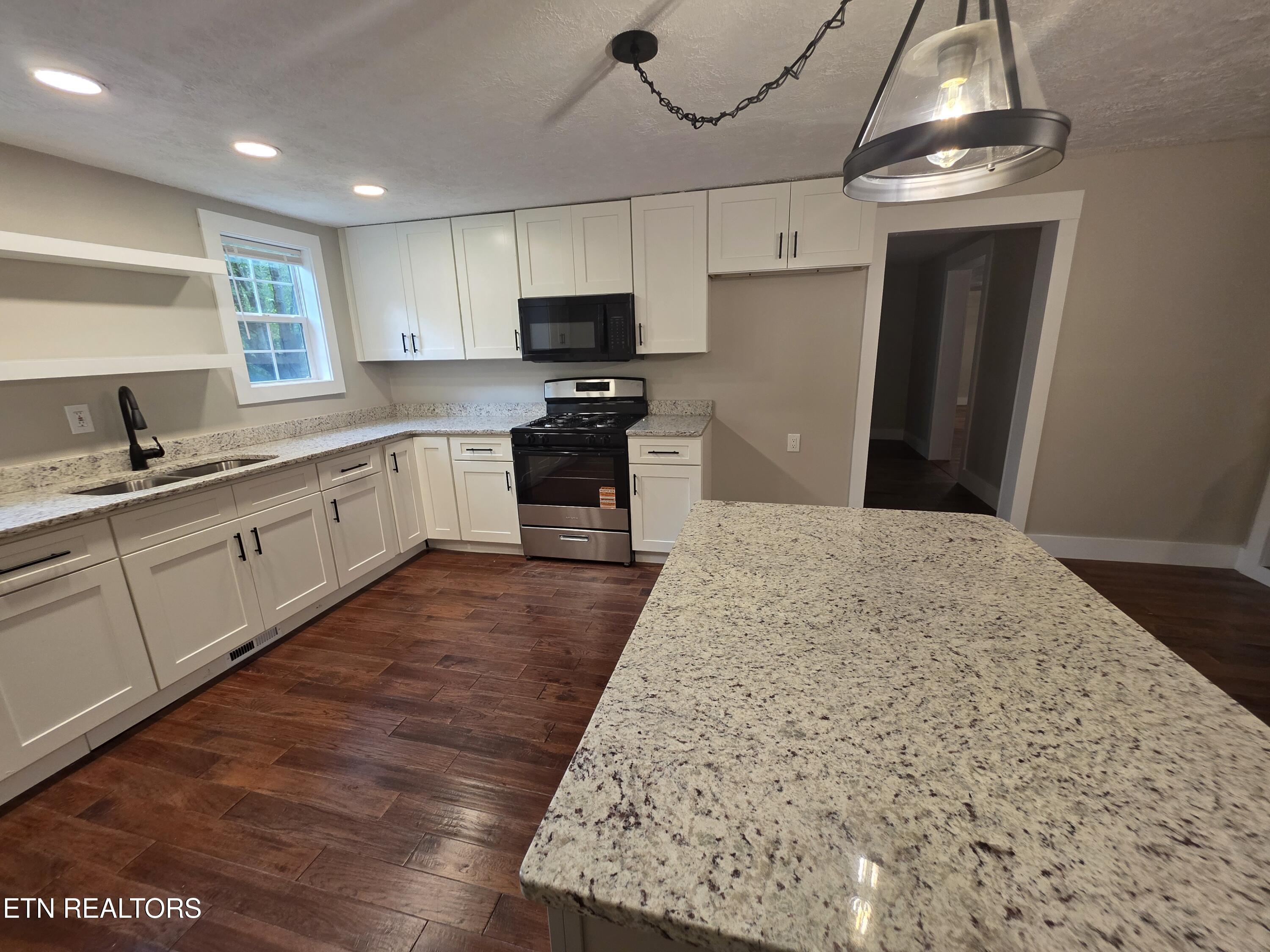 671 Hen Valley Road Oliver Springs, TN 37840 - Photo 20 of 40 1000005466