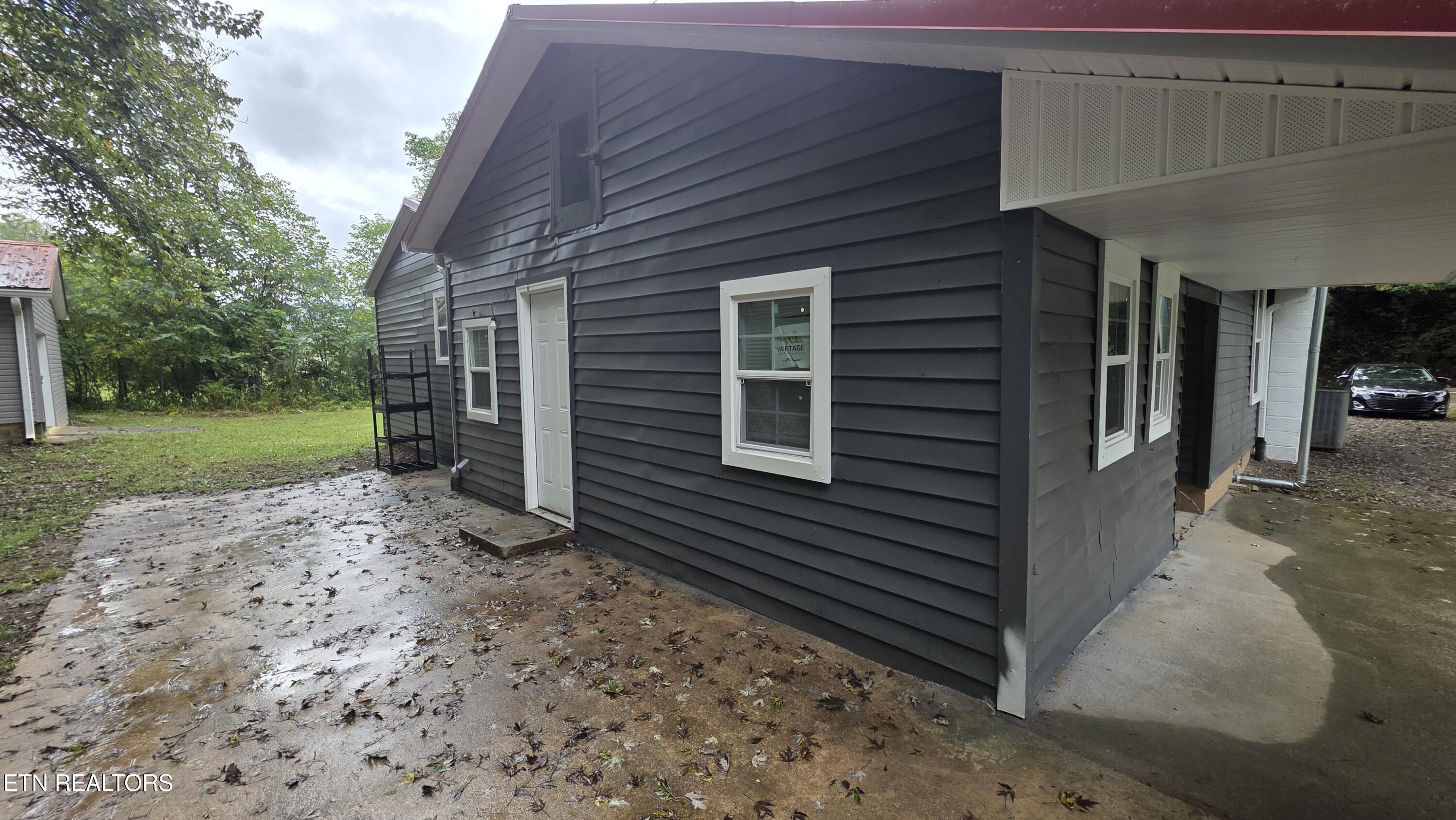 671 Hen Valley Road Oliver Springs, TN 37840 - Photo 32 of 40 1000006255