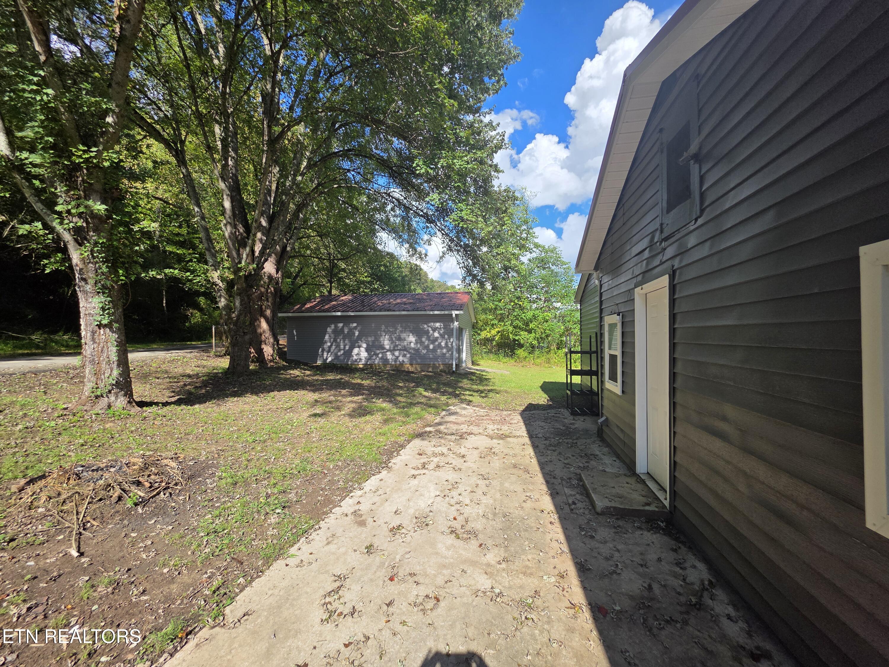 671 Hen Valley Road Oliver Springs, TN 37840 - Photo 33 of 40 1000005472