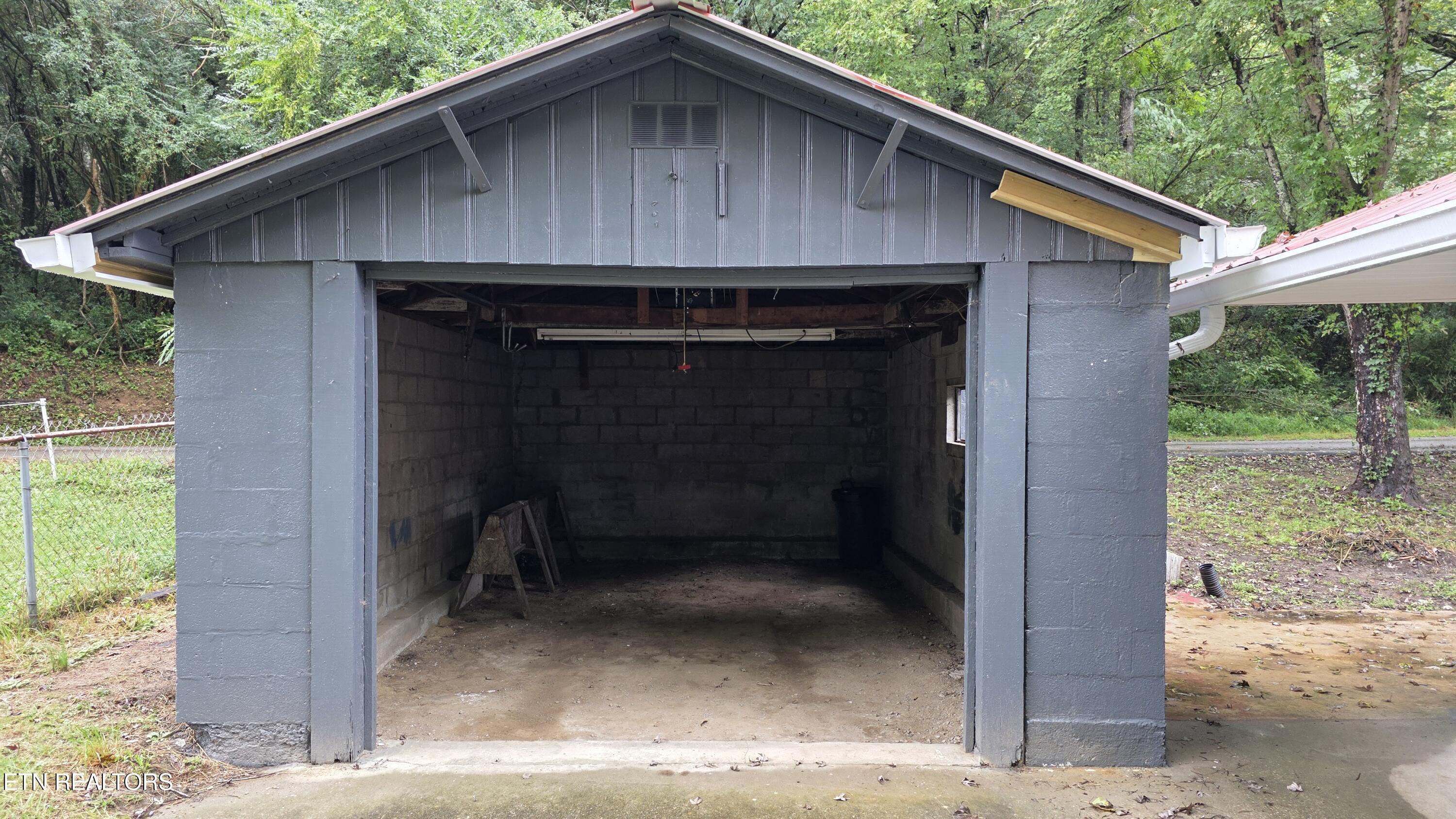 671 Hen Valley Road Oliver Springs, TN 37840 - Photo 37 of 40 1000006254