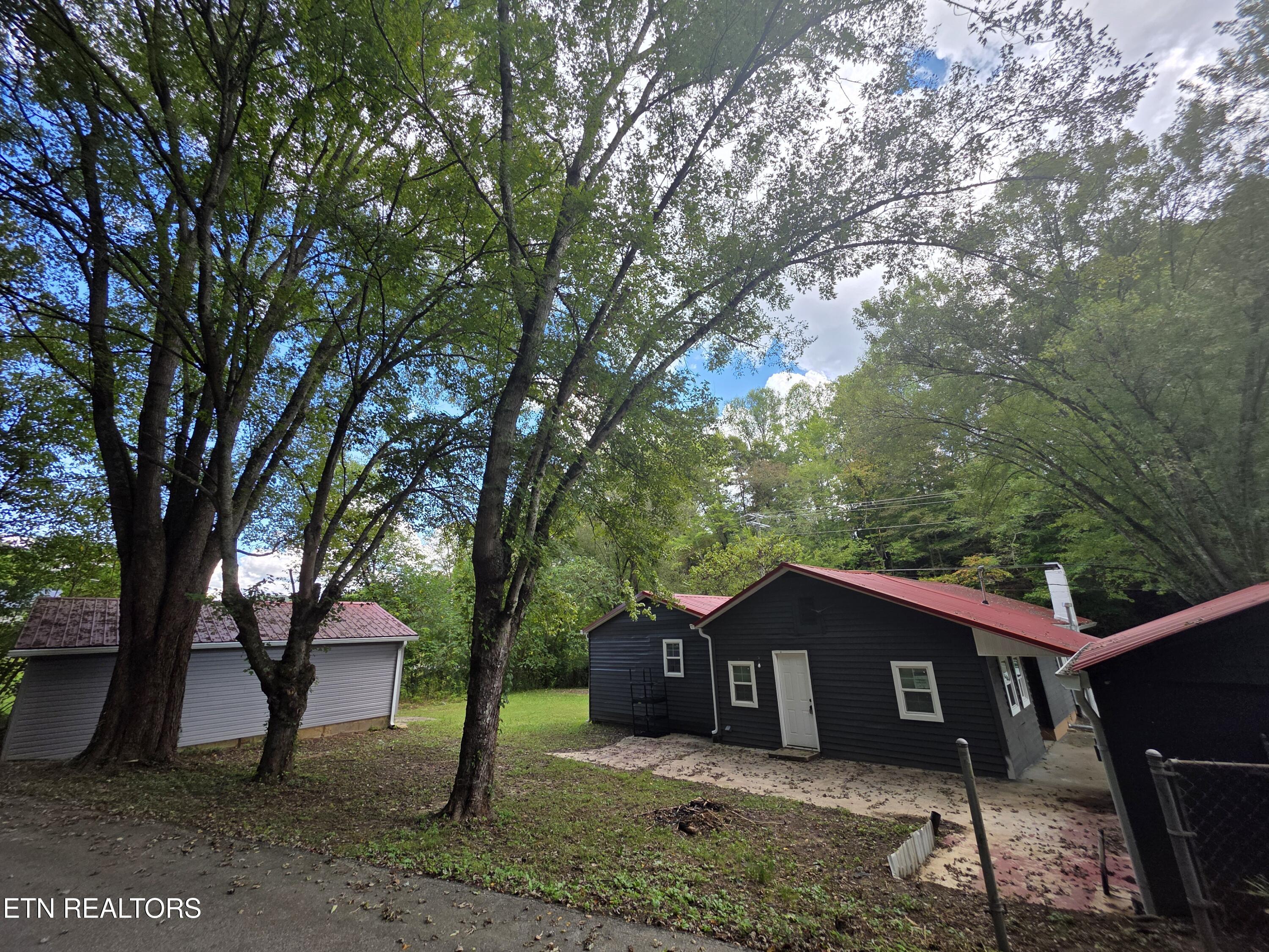 671 Hen Valley Road Oliver Springs, TN 37840 - Photo 39 of 40 1000005482