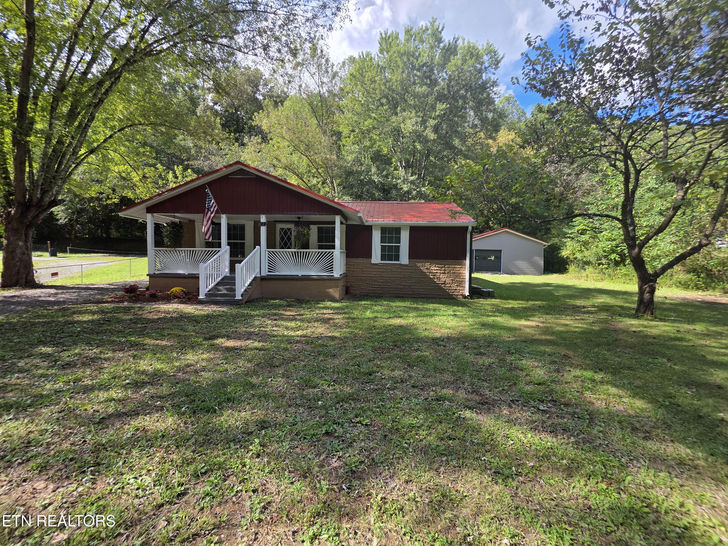 671 Hen Valley Road Oliver Springs, TN 37840 - Photo 4 of 40 1000005479