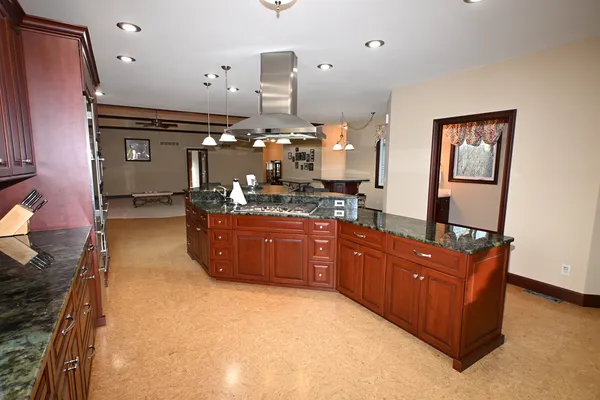 $1,300,000 | 17539 East 2600 North Road, Lexington, IL 61753