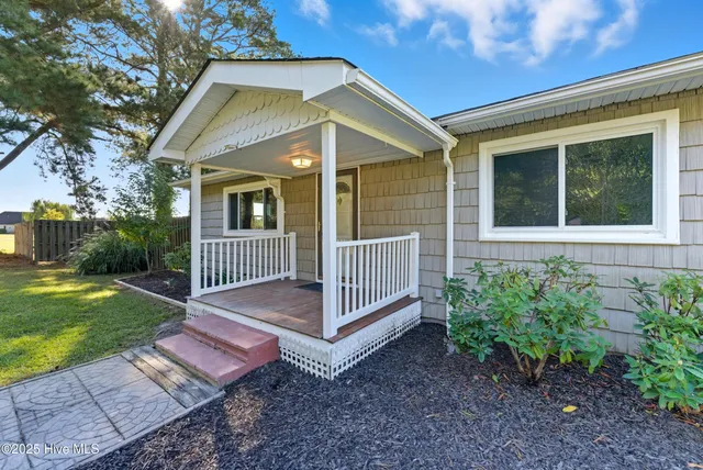 $425,000 | 608 Tulls Creek Road, Moyock, NC 27958