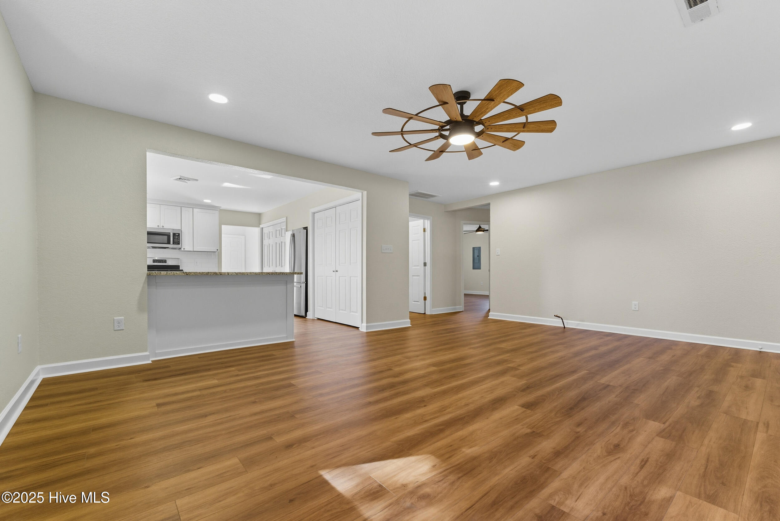 608 Tulls Creek Road Moyock, NC 27958 - Photo 5 of 41 5_pht09623