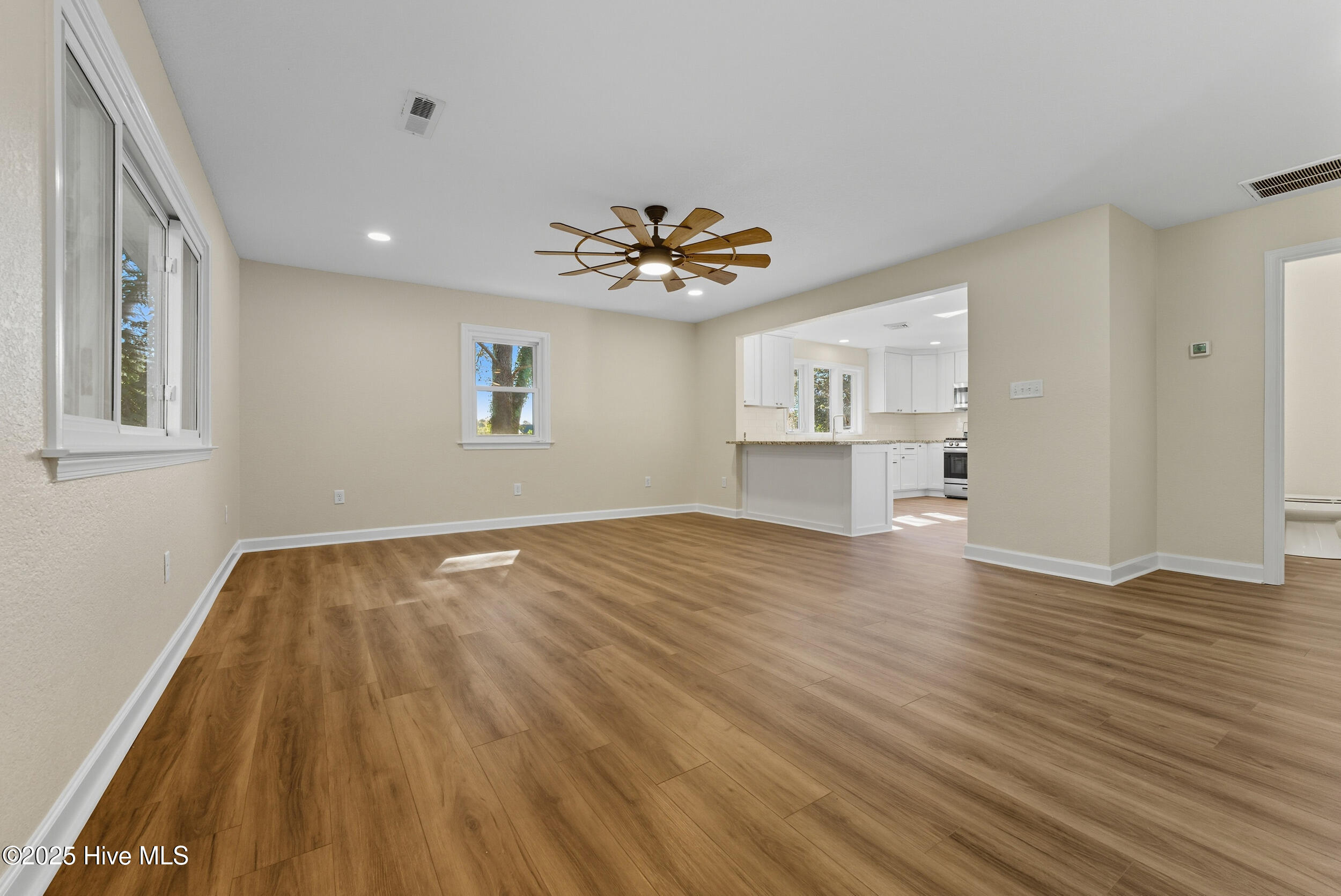 608 Tulls Creek Road Moyock, NC 27958 - Photo 6 of 41 6_pht09620