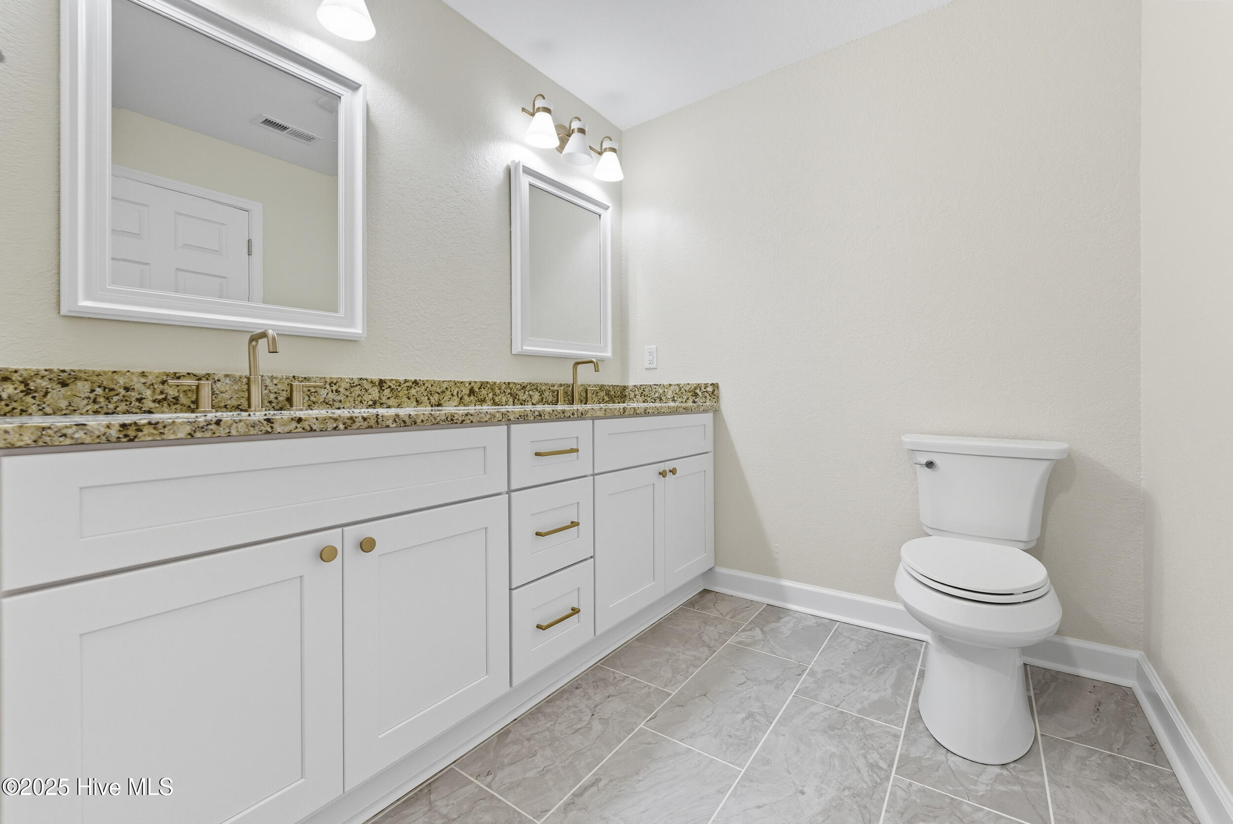 608 Tulls Creek Road Moyock, NC 27958 - Photo 9 of 41 9_pht09599