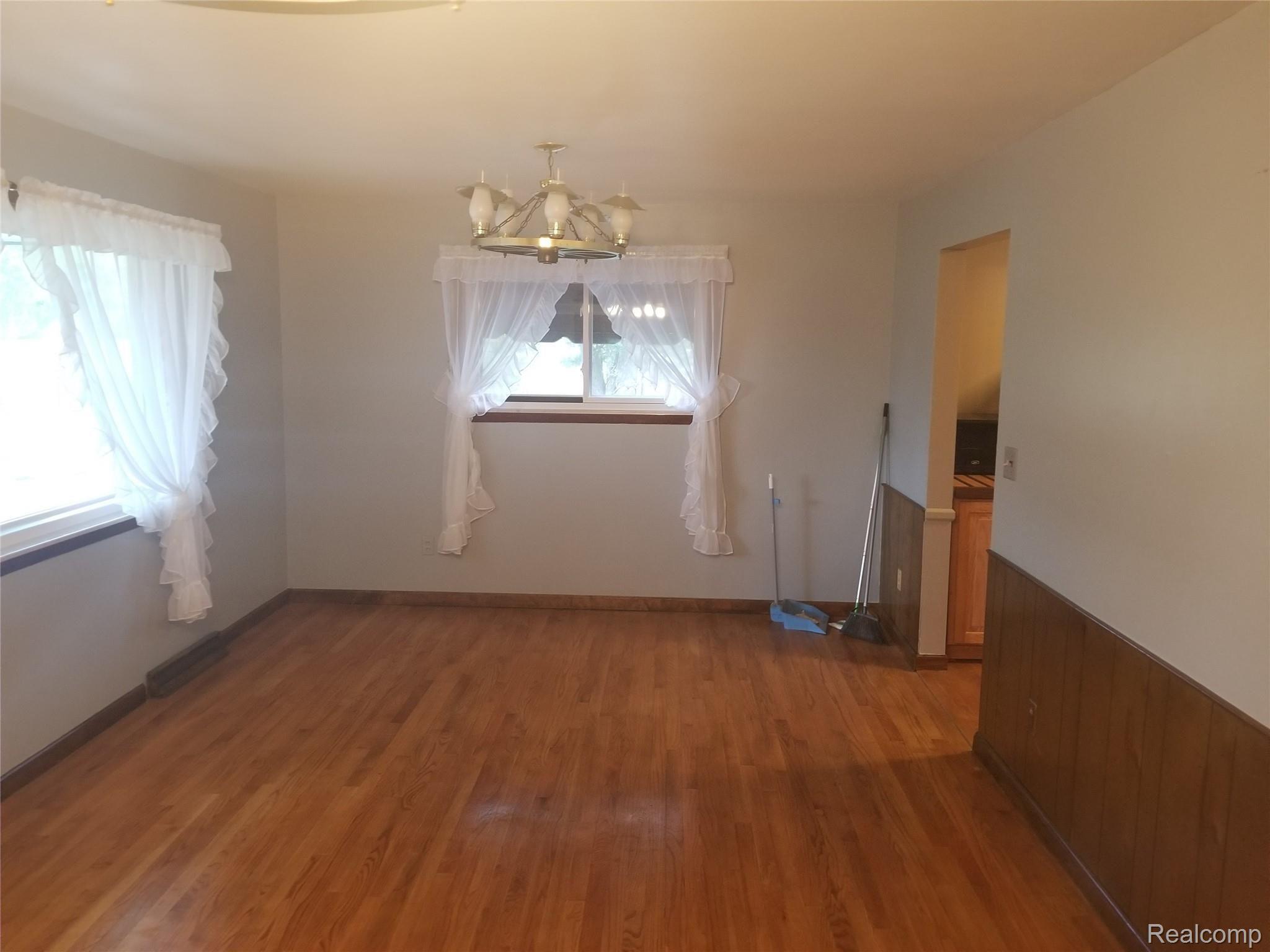 4364 Dove Road Port Huron, MI 48060 - Photo 9 of 23 20200930_092613.jpg