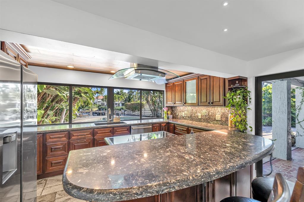 2801 Northeast 48th Court Lighthouse Point, FL 33064 - Photo 14 of 50