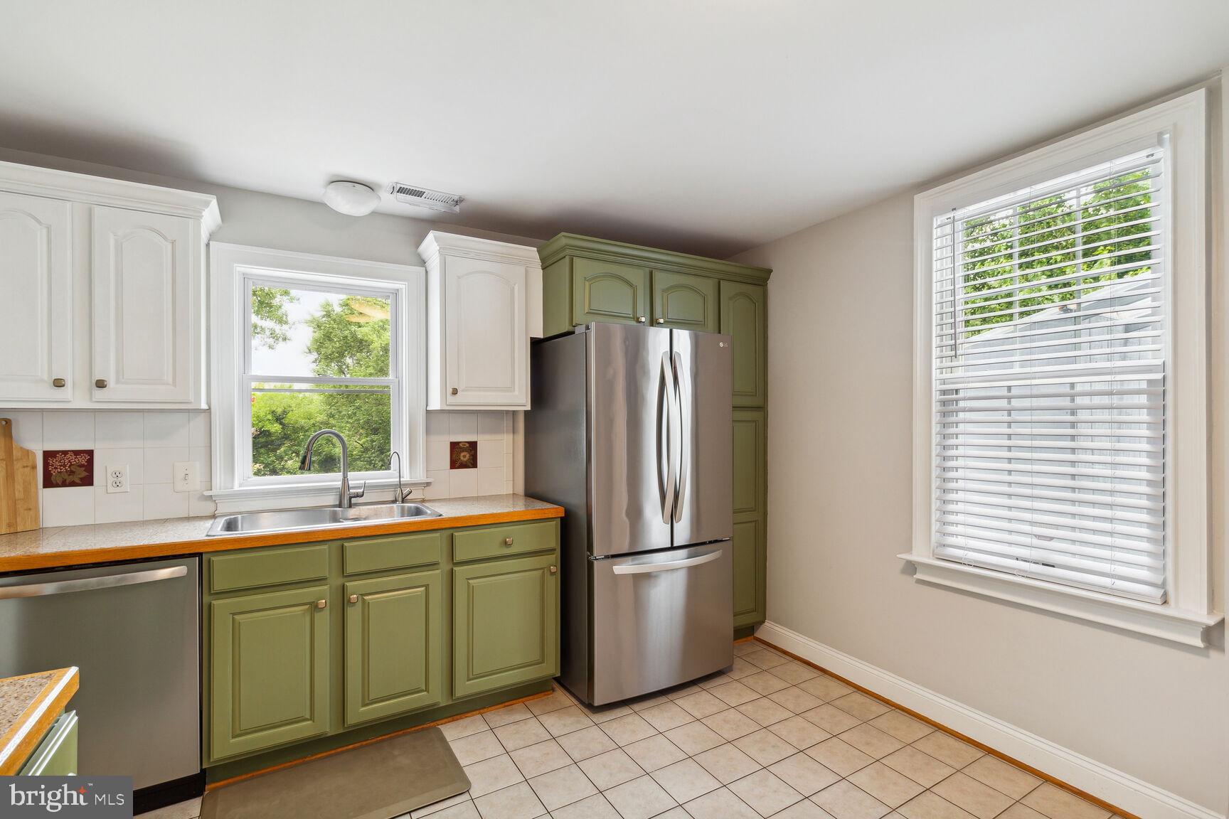 18221 Barnesville Road Barnesville, MD 20838 - Photo 14 of 41 Kitchen