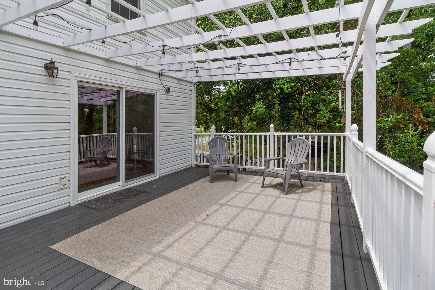 18221 Barnesville Road Barnesville, MD 20838 - Photo 21 of 41 Rear deck