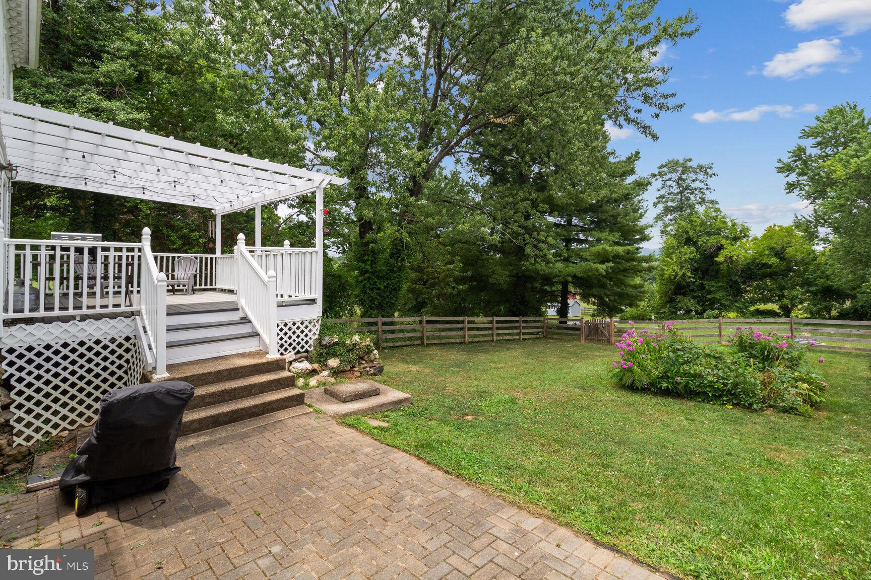 18221 Barnesville Road Barnesville, MD 20838 - Photo 22 of 41 Walkway to the fenced back yard