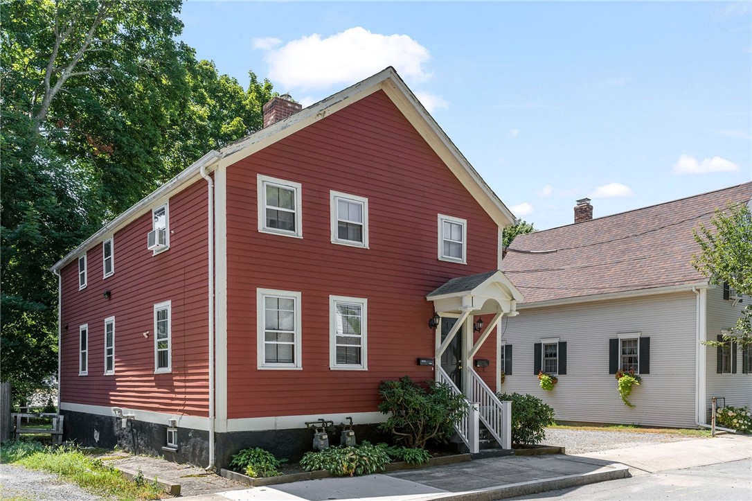 38 Wheaton Street Warren, RI 02885 - Photo 3 of 13 Gallery Image 3