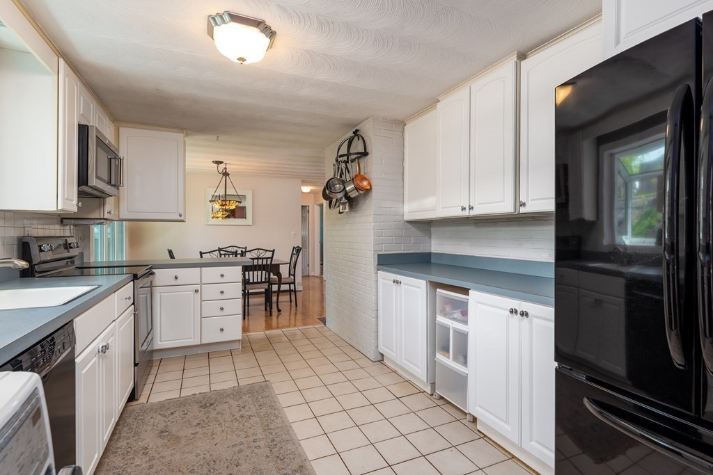 19 Copeland Road Framingham, MA 01701 - Photo 13 of 23 Gallery Image 13