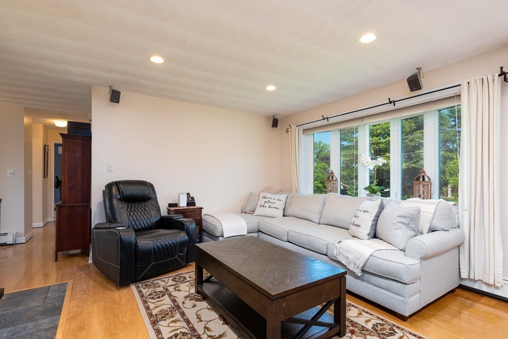 19 Copeland Road Framingham, MA 01701 - Photo 4 of 23 Gallery Image 4