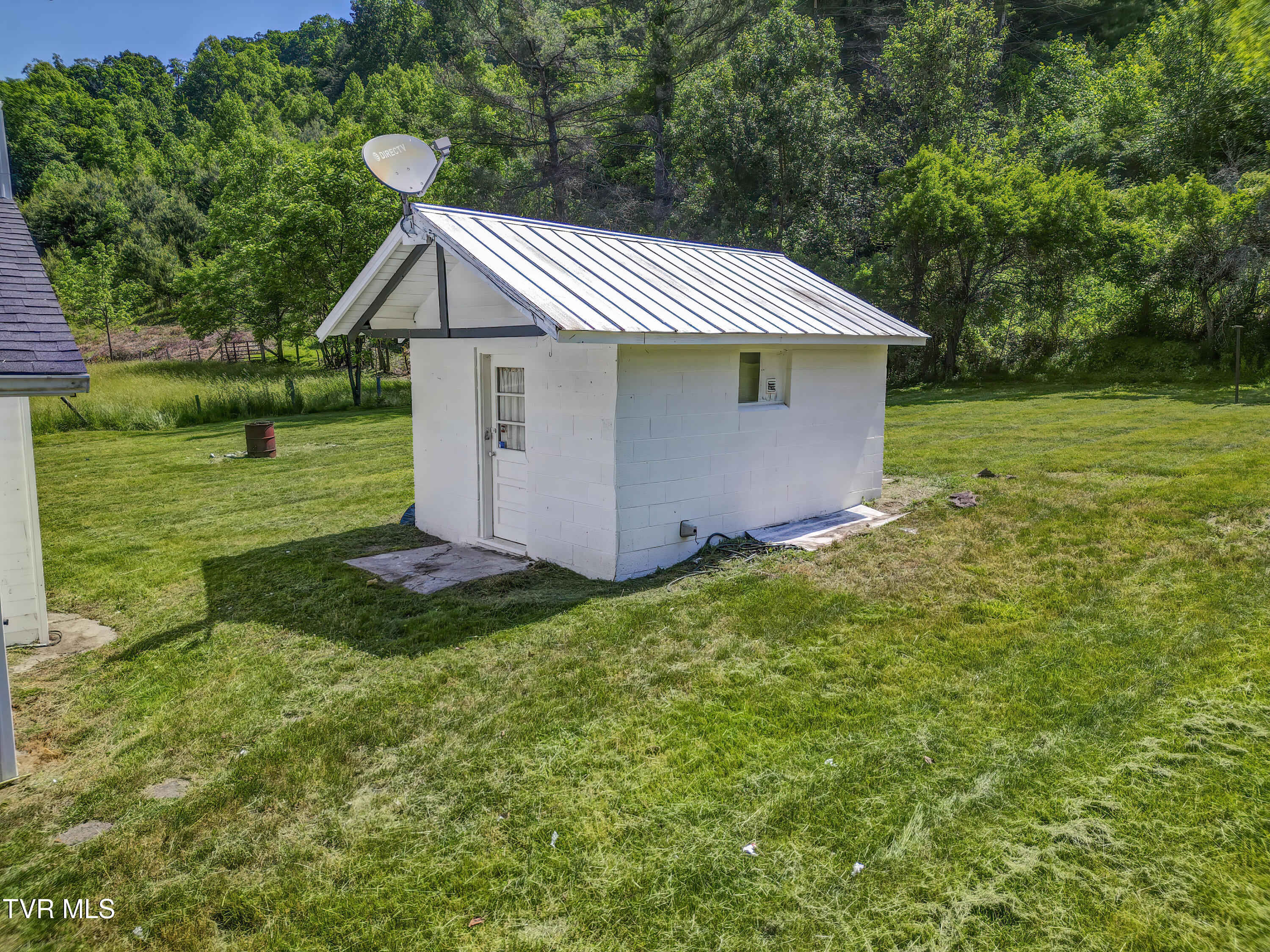 865 Shelleys Road Bristol, VA 24202 - Photo 30 of 41 865 Shelleys Rd (7)