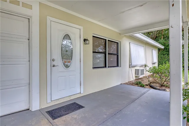 a view of livingroom with furniture and wooden floor