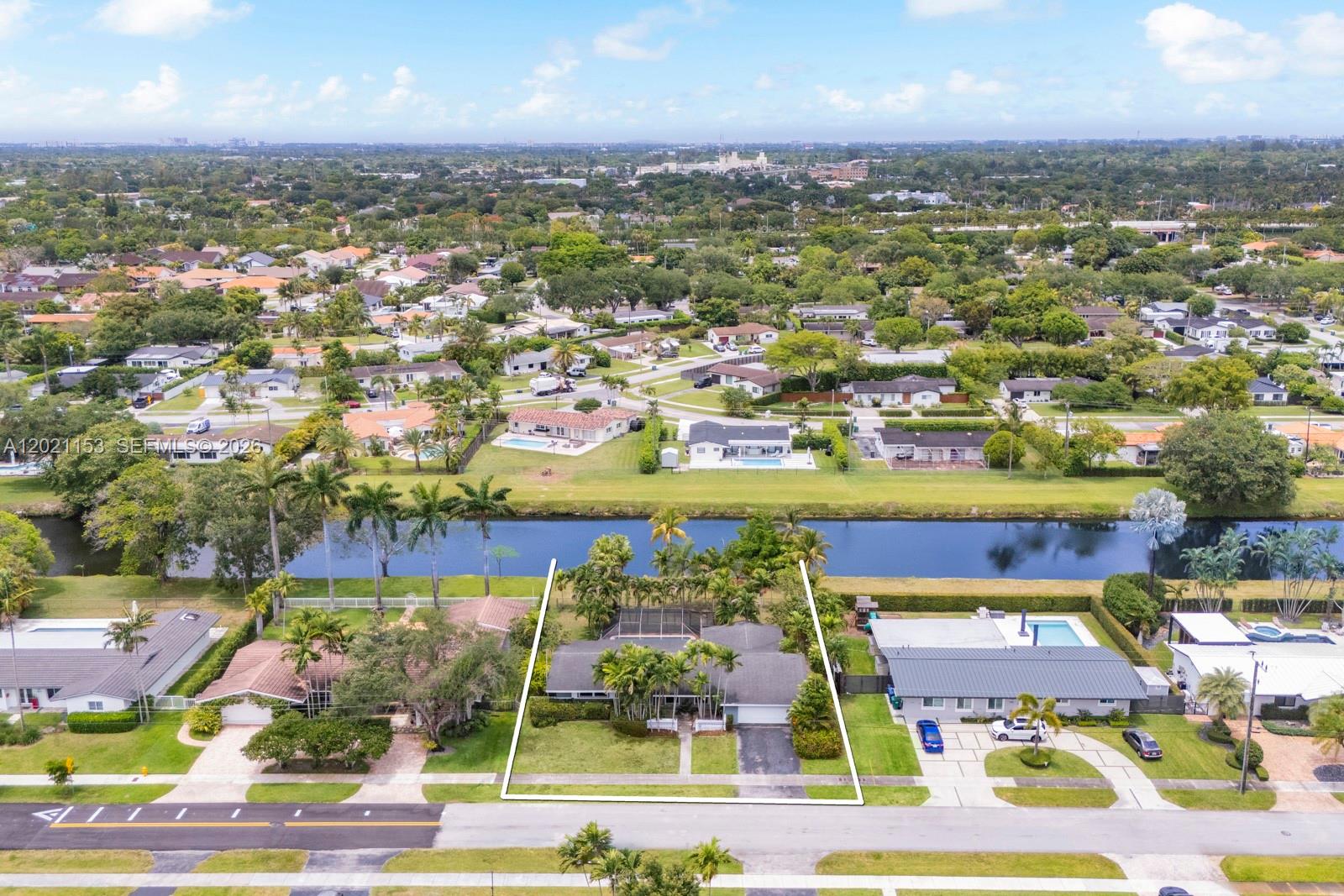 8791 Southwest 85th Street Miami, FL 33173 - Photo 30 of 33