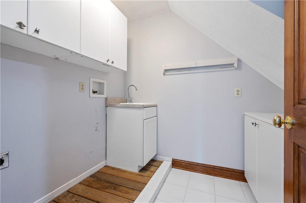 103 Golfview Drive Gibsonia, PA 15044 - Photo 21 of 33 a view of bathroom