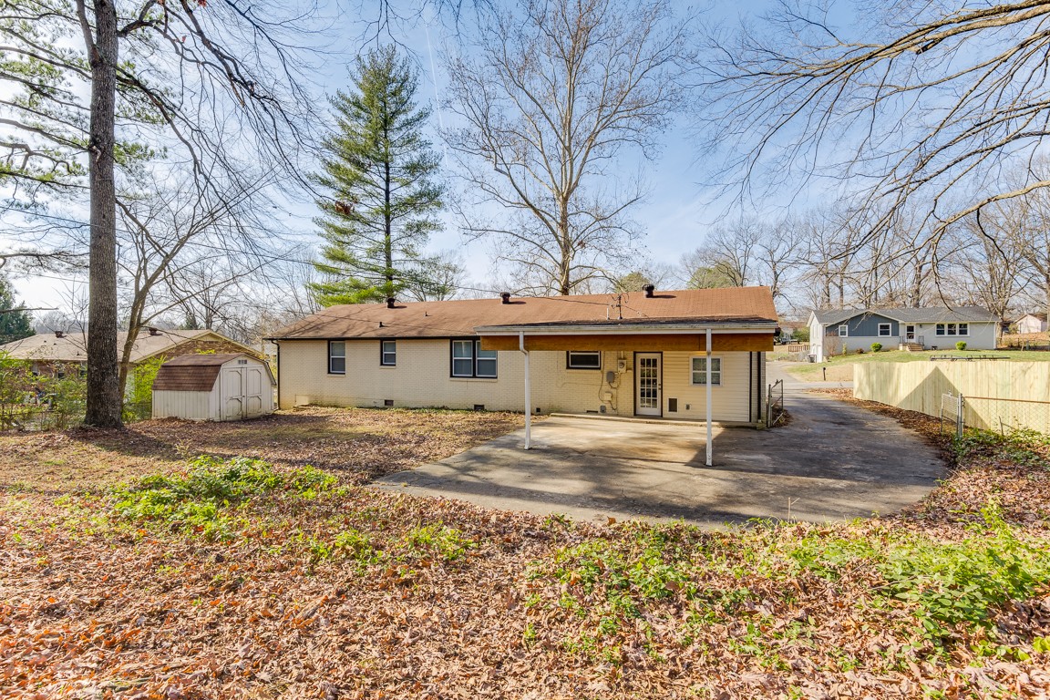 20 Binks Drive Clarksville, TN 37042 - Photo 34 of 35 a view of a house with a yard covered in snow