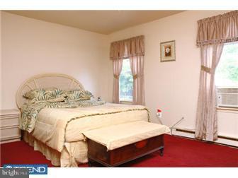 168 Hampshire Road Sicklerville, NJ 08081 - Photo 3 of 6 Gallery Image 3