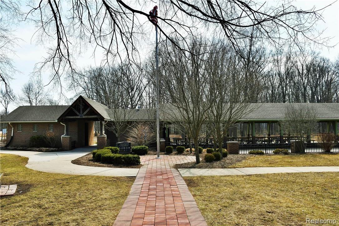 18365 Beverly Road Franklin, MI 48025 - Photo 48 of 48 DSC_0598 (2).jpg