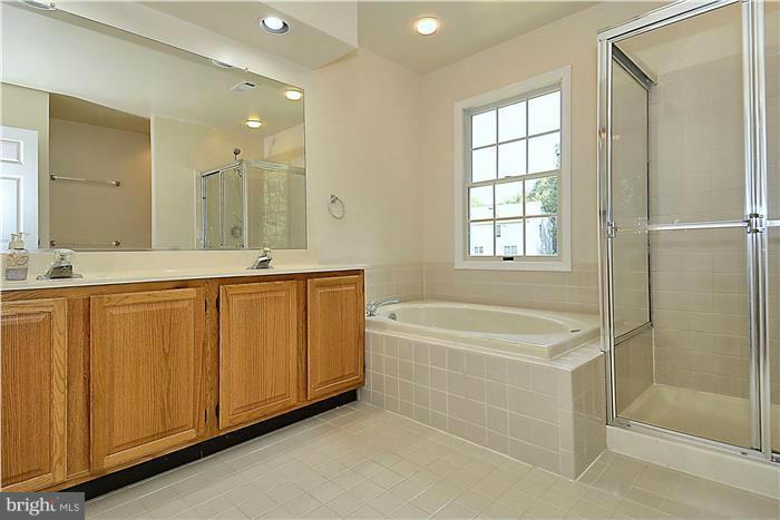 8153 Crest Road Laurel, MD 20723 - Photo 14 of 30 Bath (Master)