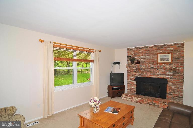 4073 Sharp Road Glenelg, MD 21737 - Photo 4 of 22 Family Room