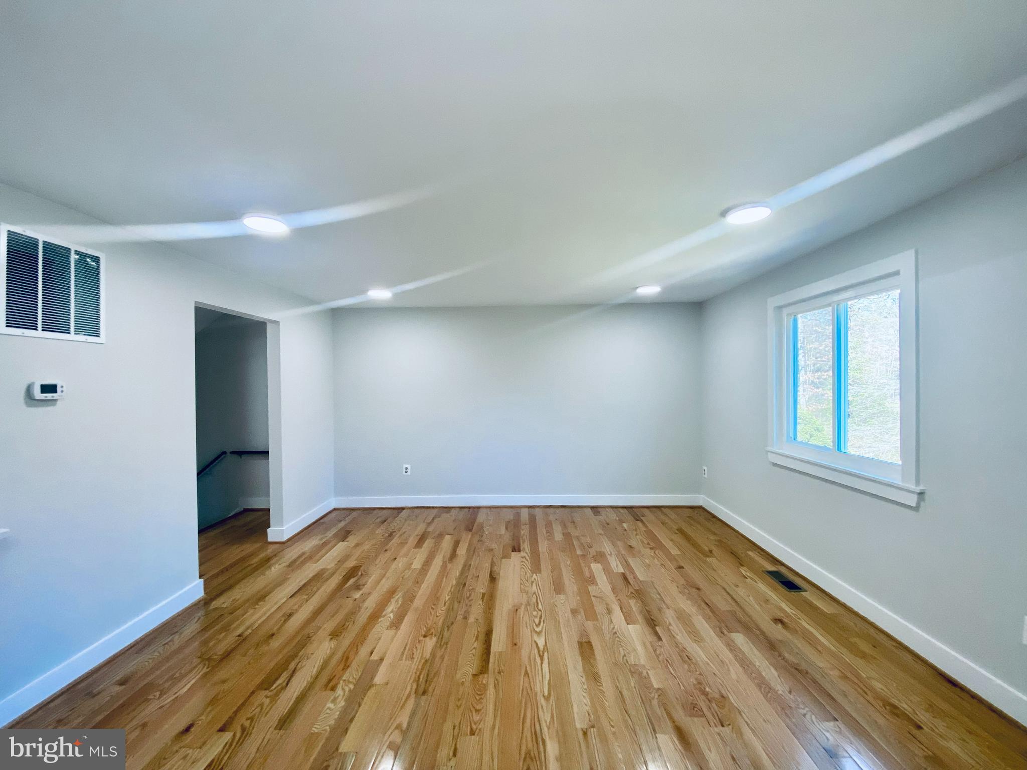 1423 Greenmont Court Reston, VA 20190 - Photo 9 of 31