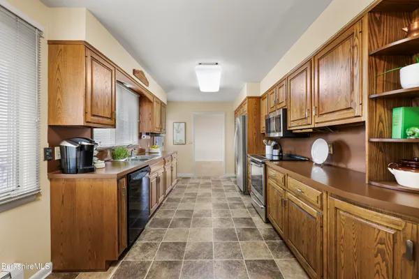 $469,900 | 59 Joan Drive, Pittsfield, MA 01201