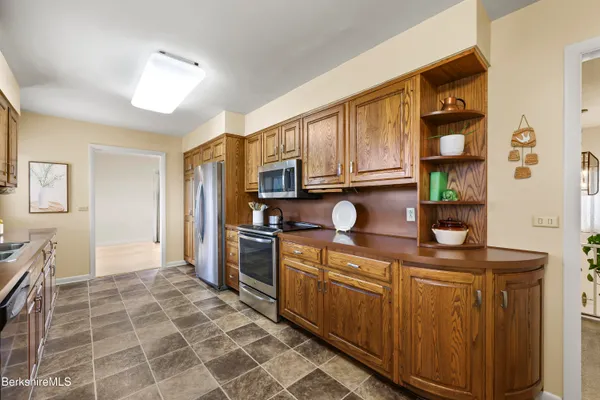 $469,900 | 59 Joan Drive, Pittsfield, MA 01201