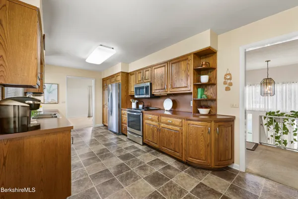 $469,900 | 59 Joan Drive, Pittsfield, MA 01201